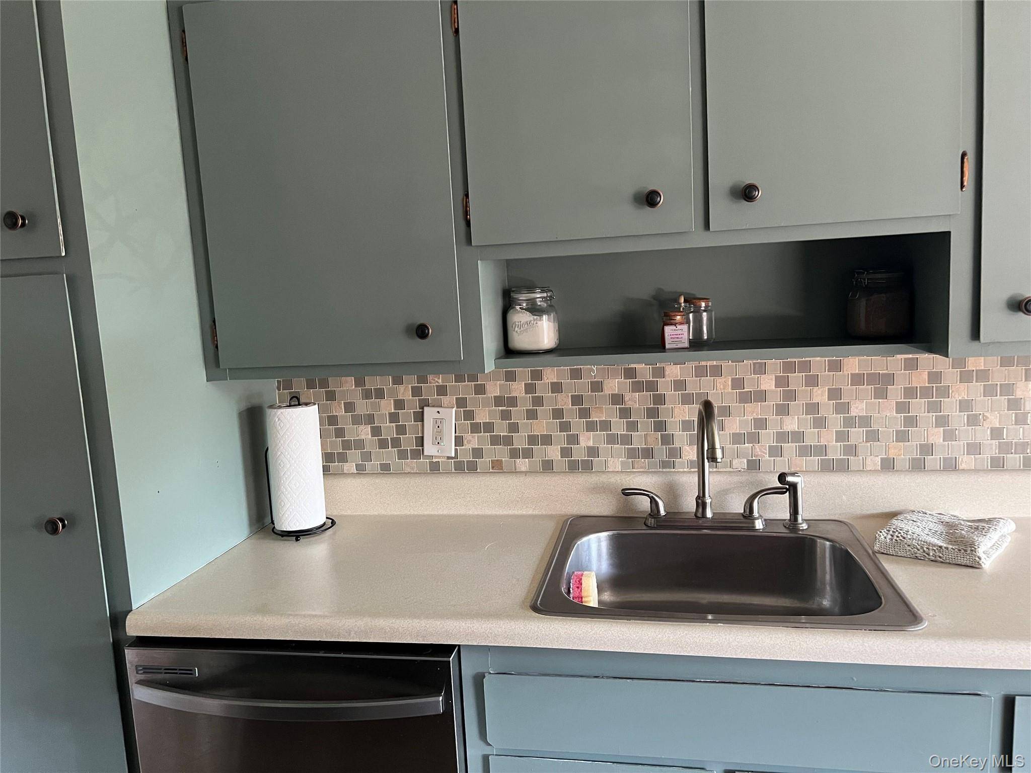 New Windsor, NY 12553,10 Oakwood TER #110