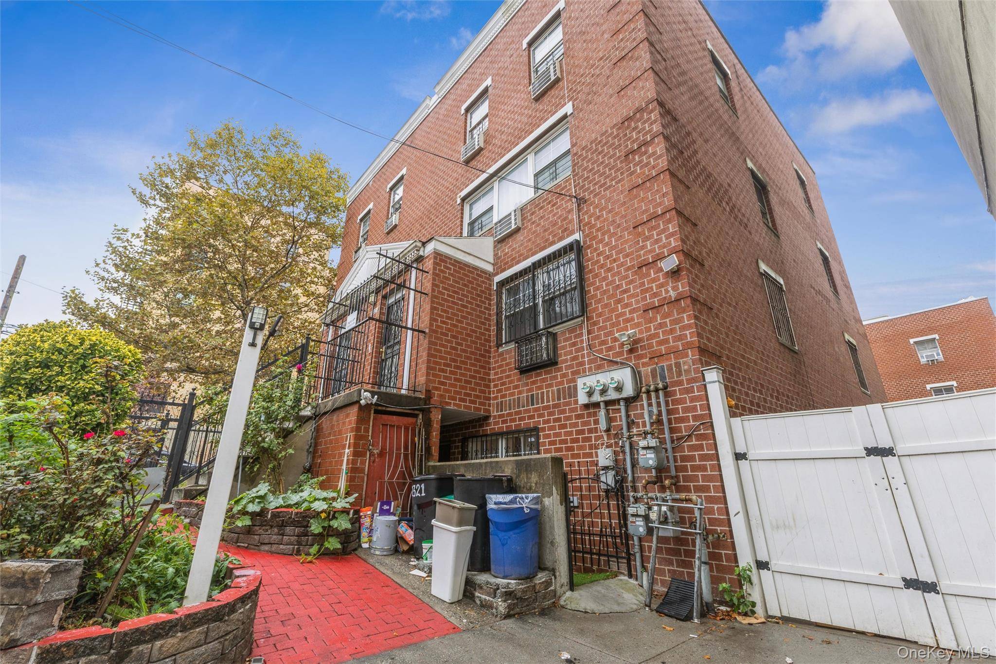 Bronx, NY 10474,1321 Lafayette AVE