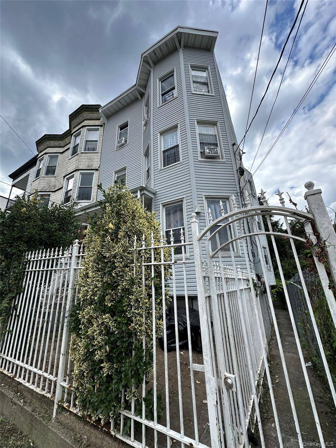 Yonkers, NY 10701,31 Victor