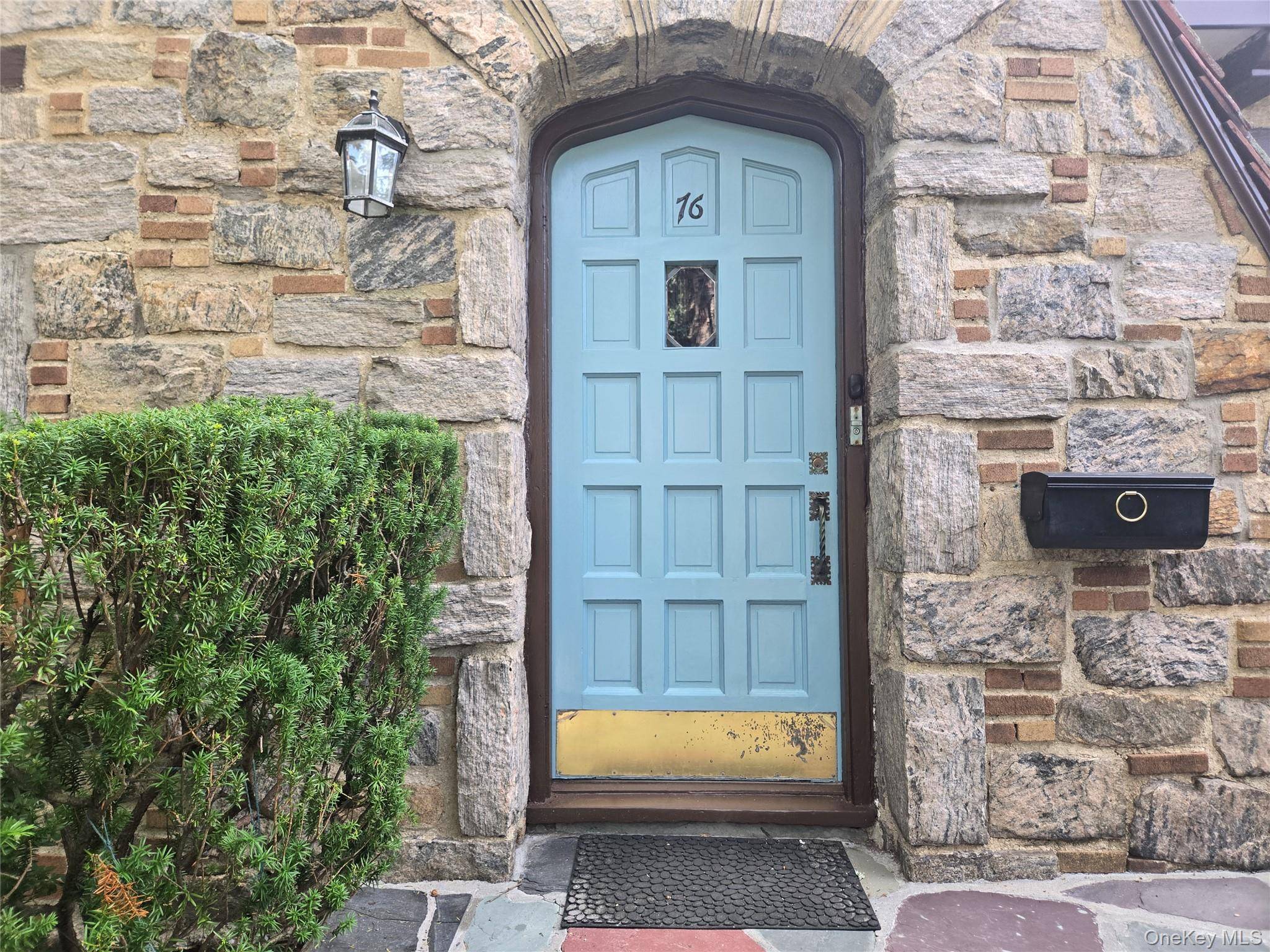 New Rochelle, NY 10801,76 Vaughn AVE