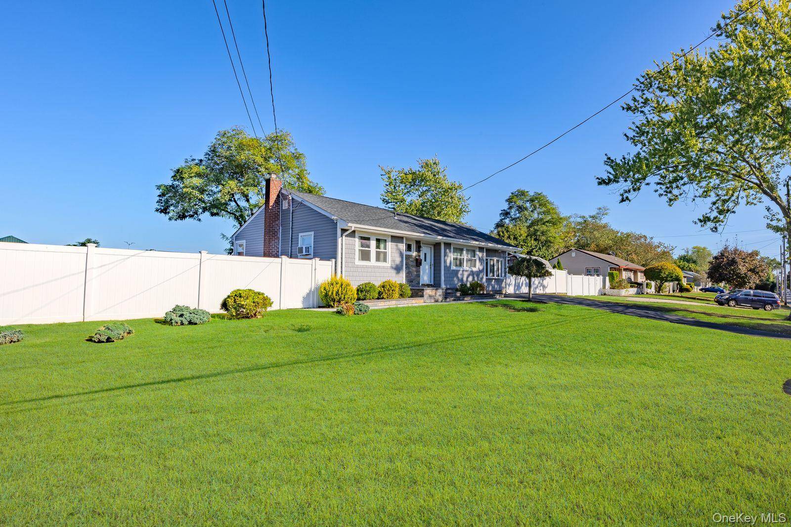 Central Islip, NY 11722,375 Oakland AVE