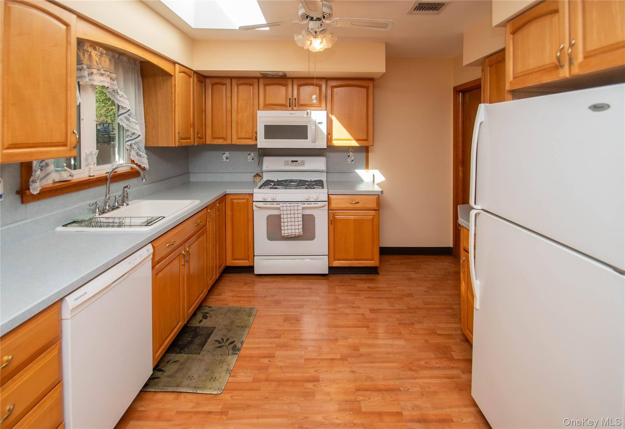 Saugerties, NY 12477,44 Lamb AVE