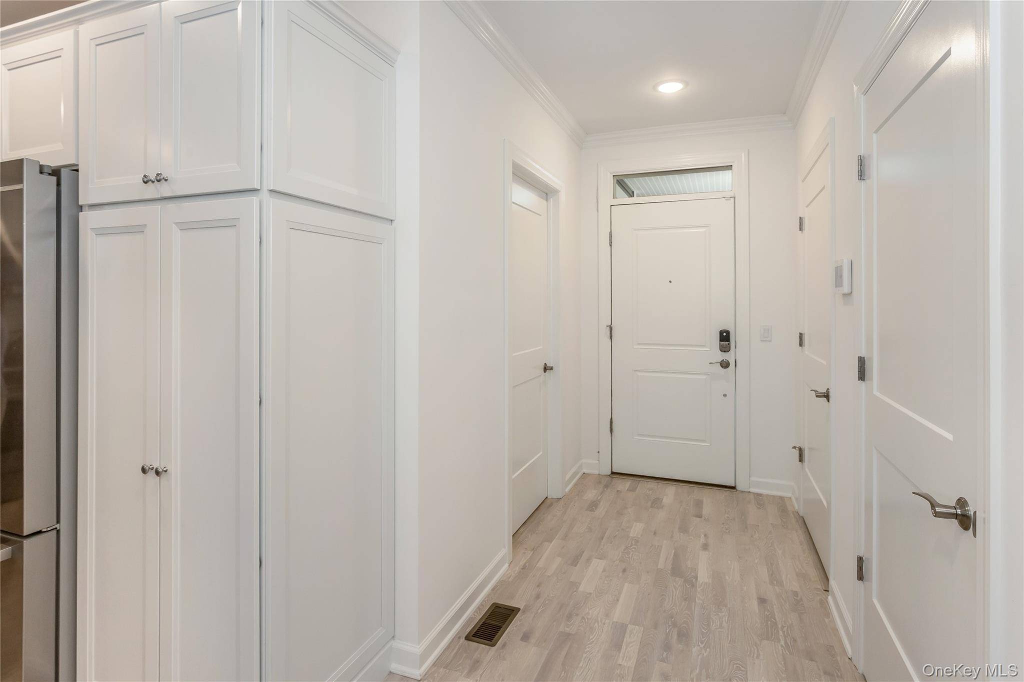 Dix Hills, NY 11746,13 Seasons Way #13