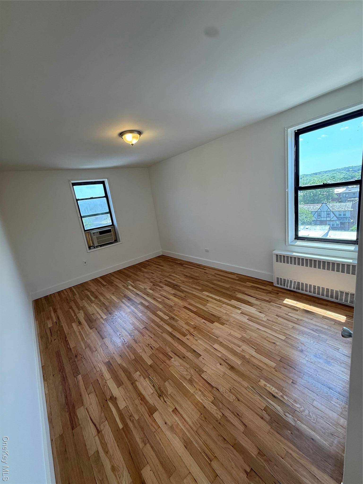 Forest Hills, NY 11375,71-11 Yellowstone BLVD #7R