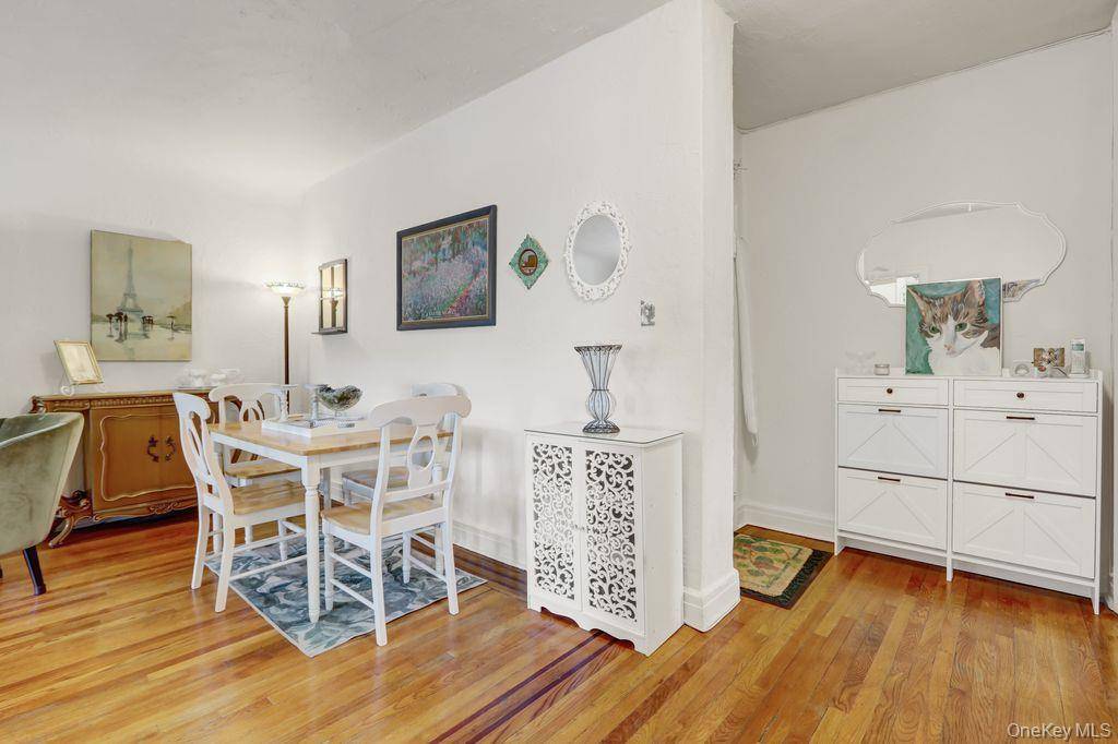 Woodmere, NY 11598,141 Woodmere BLVD #6E