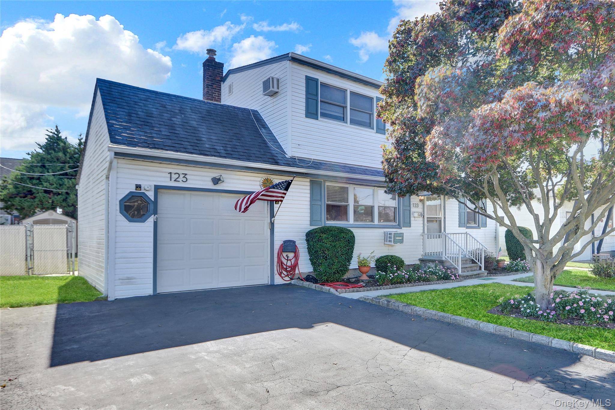 Hicksville, NY 11801,123 Cottage BLVD