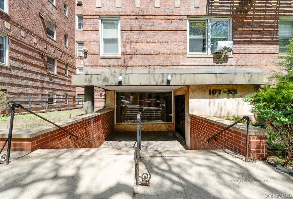 Forest Hills, NY 11375,102-55 67th DR #1J