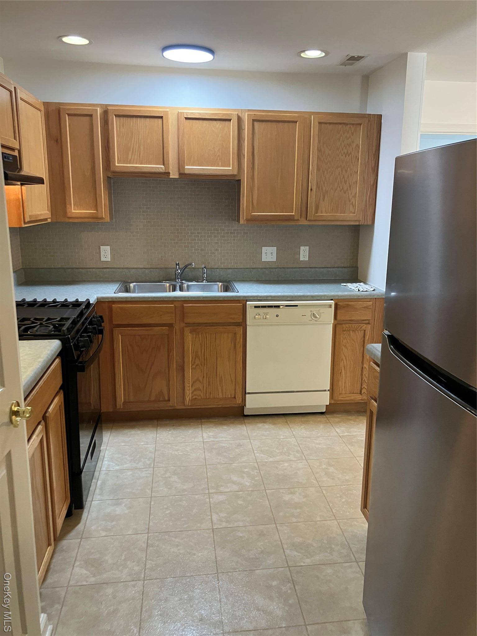 Newburgh, NY 12550,1066 Maggie RD #13-1