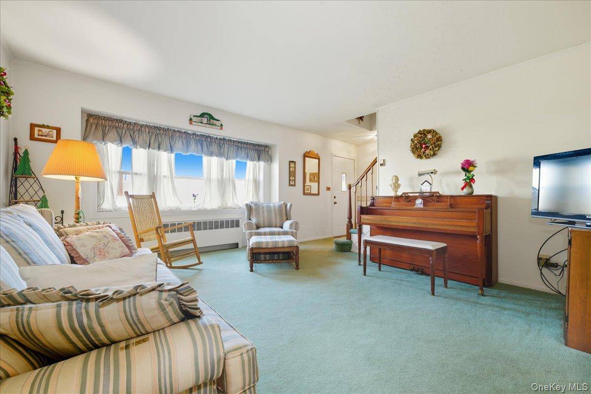 Wantagh, NY 11793,3678 Bernard DR