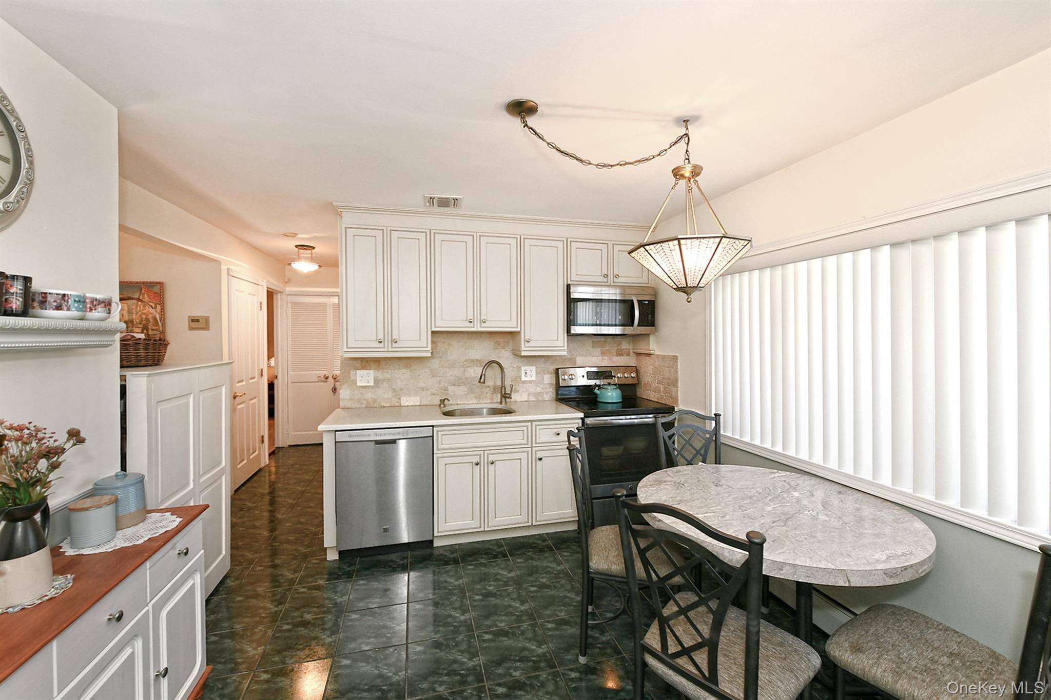 Levittown, NY 11756,114 Twig LN