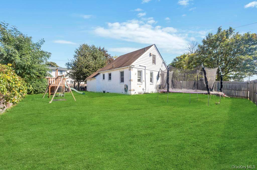 Bellmore, NY 11710,402 Marle PL