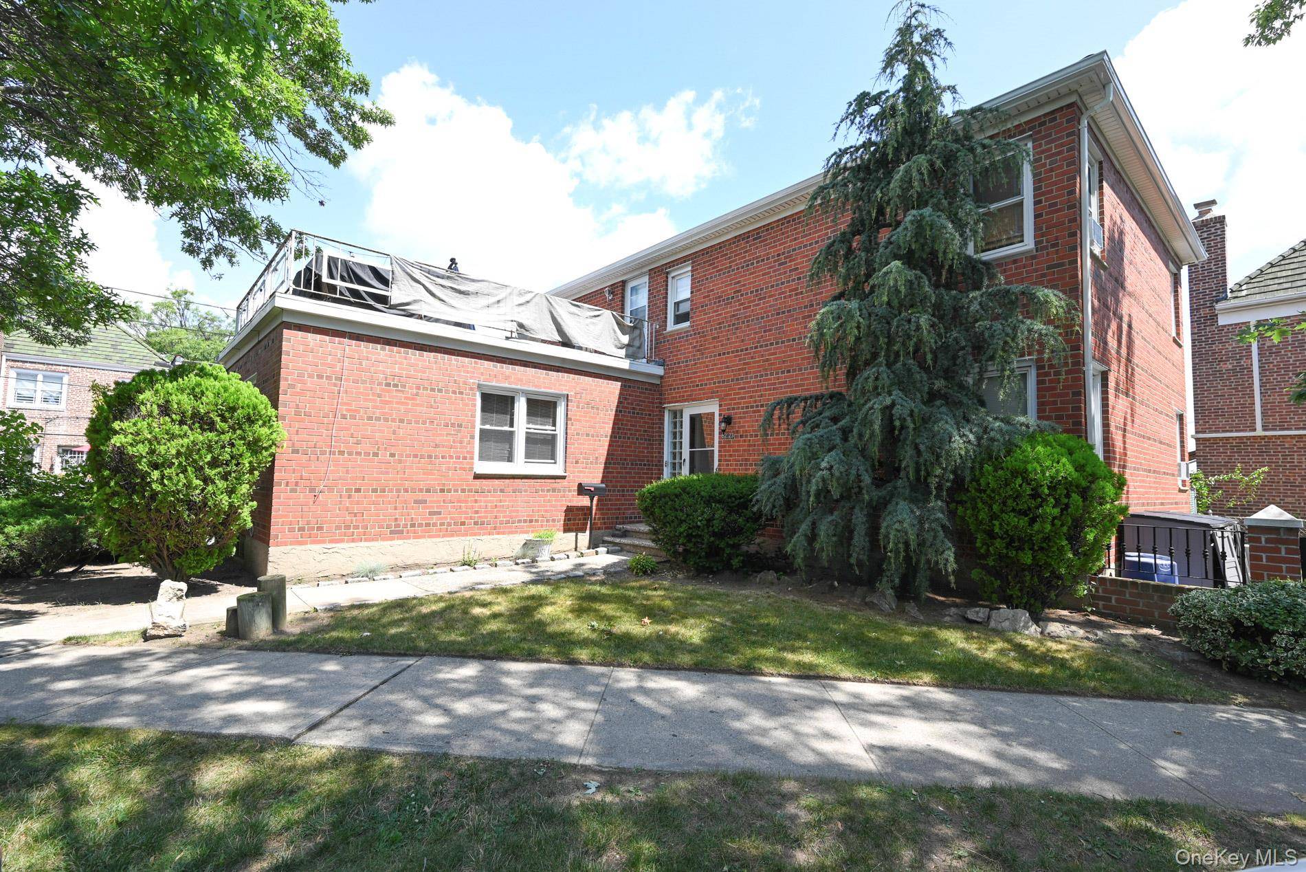 Middle Village, NY 11379,8223 Caldwell AVE