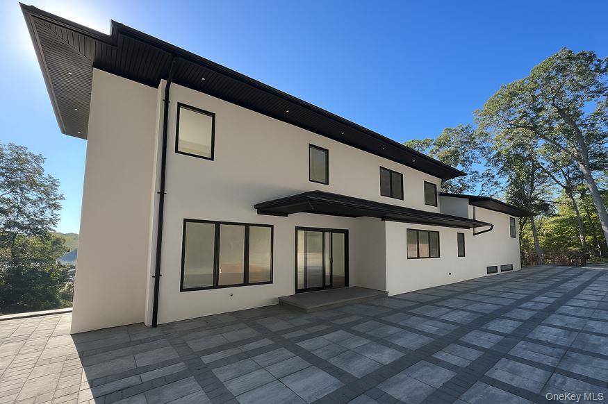 Smithtown, NY 11787,7 Riverview TER