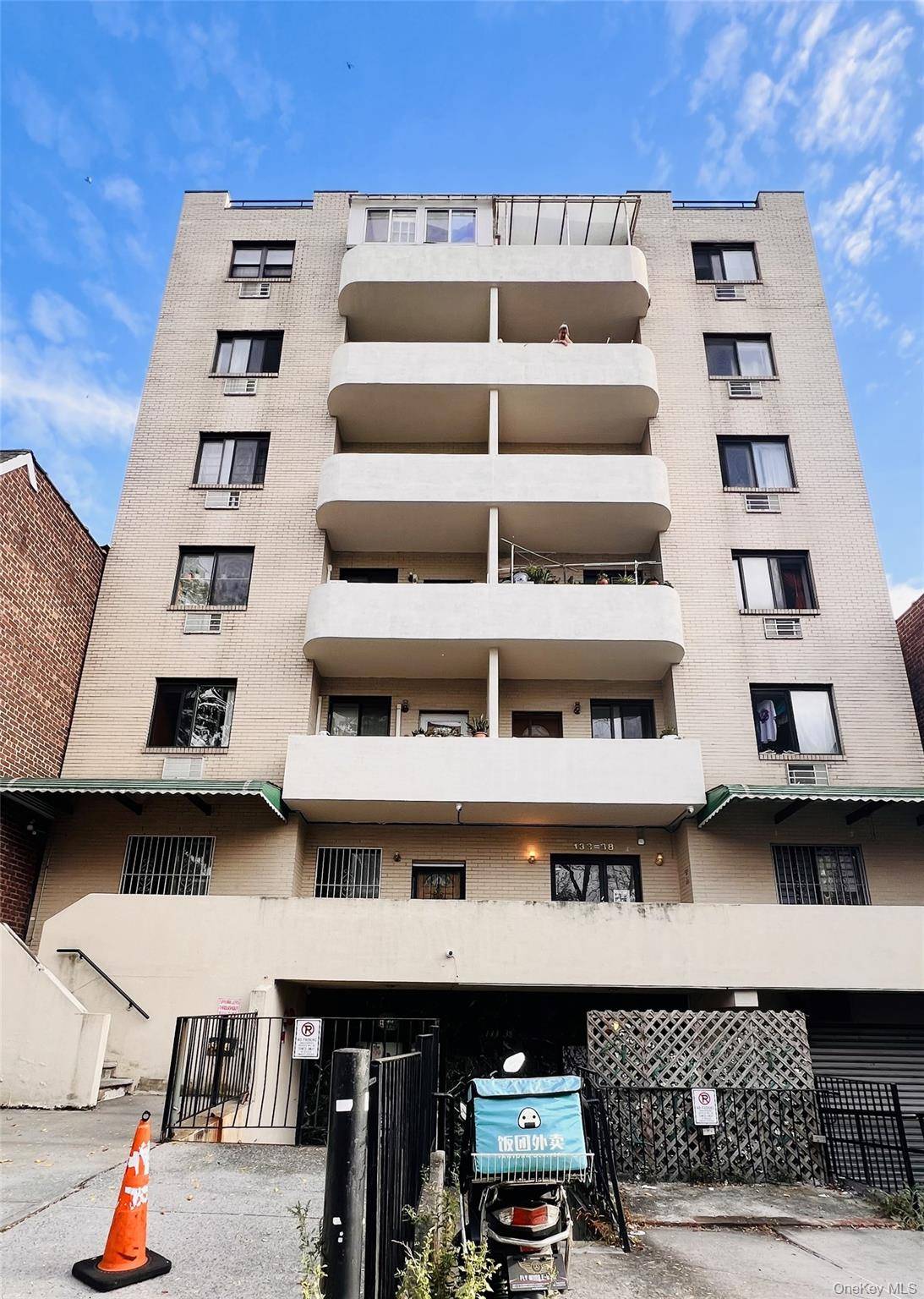 Flushing, NY 11355,13338 Avery AVE #2RA