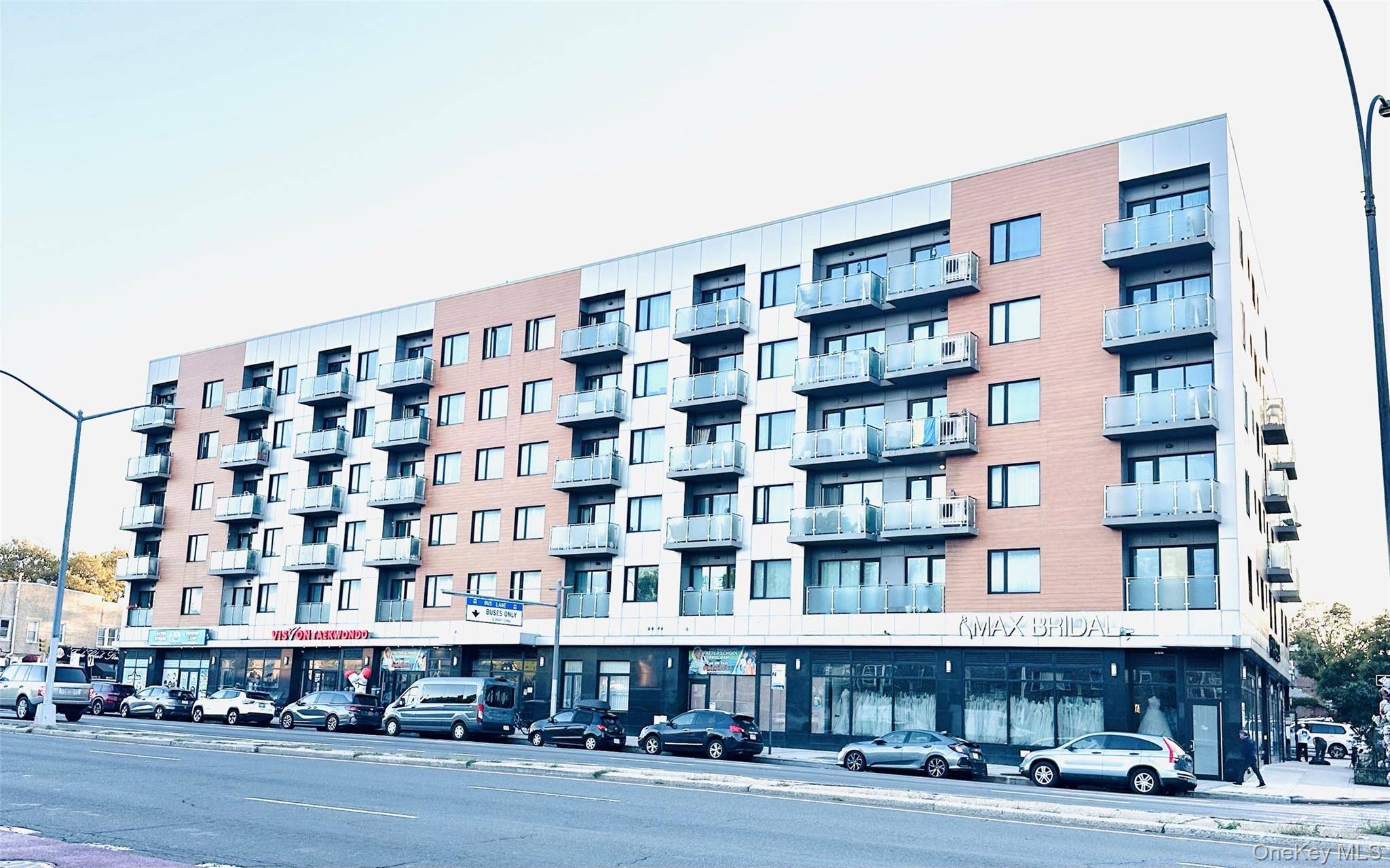 Rego Park, NY 11374,62-98 Woodhaven Blvd #6F