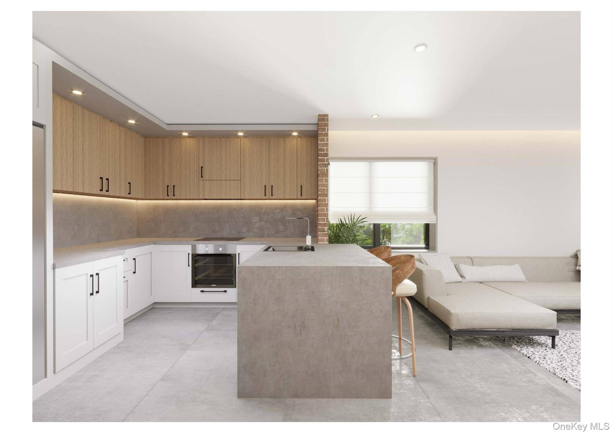 Freeport, NY 11520,87-89 Main ST #204