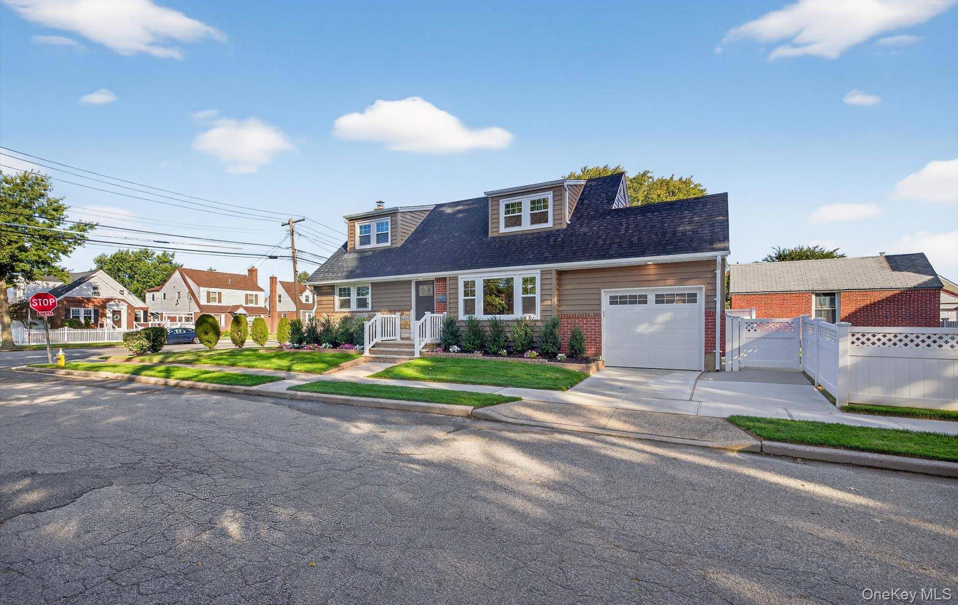 Franklin Square, NY 11010,1098 Russell ST