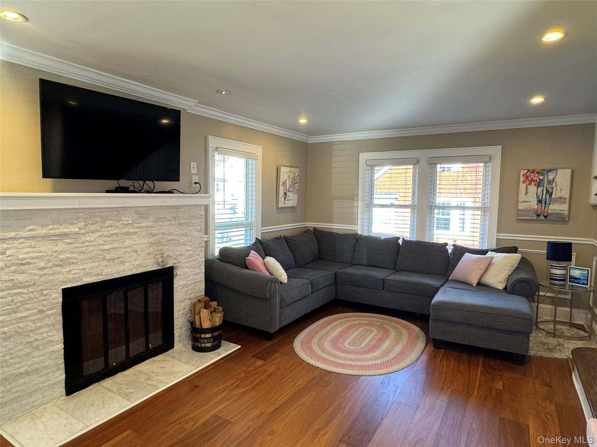 Pelham, NY 10803,76 Chestnut AVE