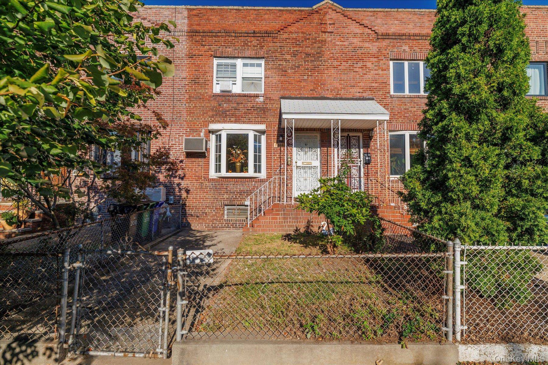 Astoria, NY 11105,2068 28th Street