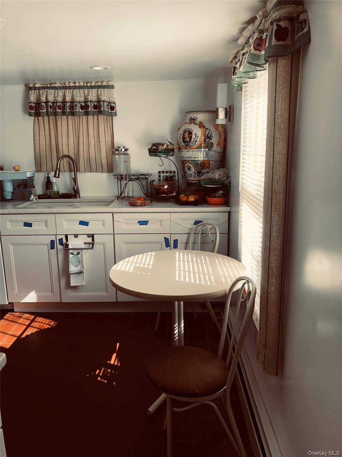 Roslyn, NY 11576,1673 Northern BLVD