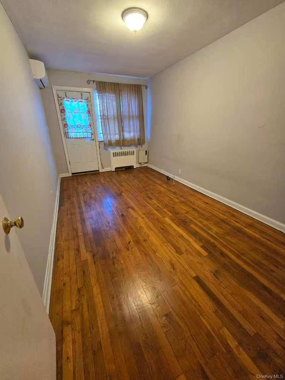East Elmhurst, NY 11369,31-05 90th ST