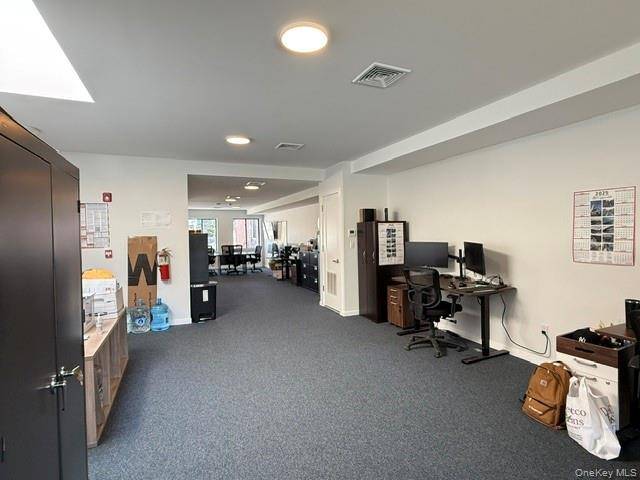 Manhasset, NY 11030,282 Plandome RD #2F