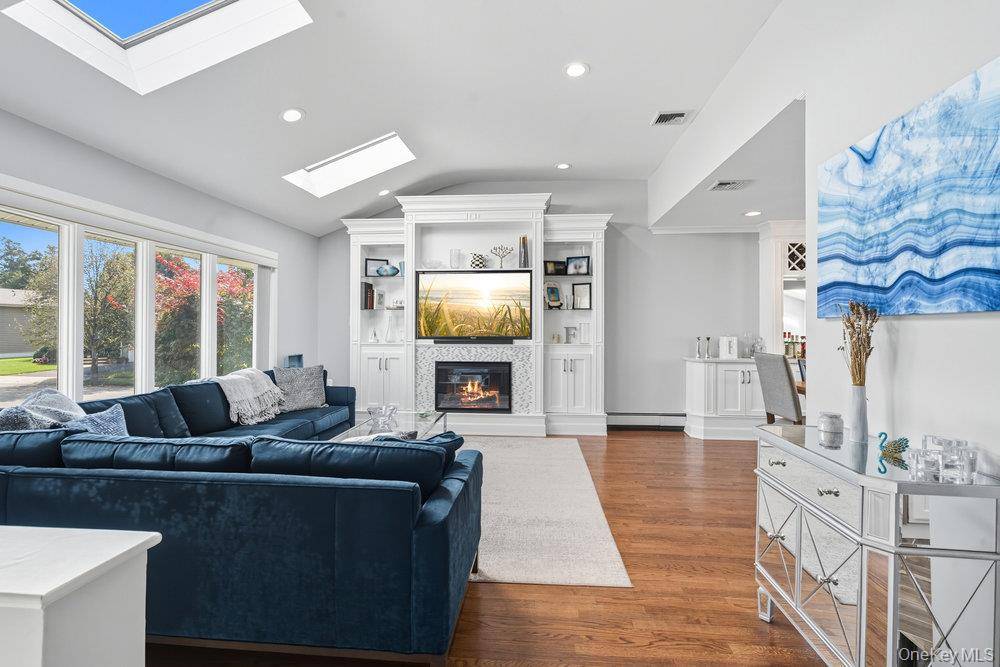 Jericho, NY 11753,3 Fortune LN