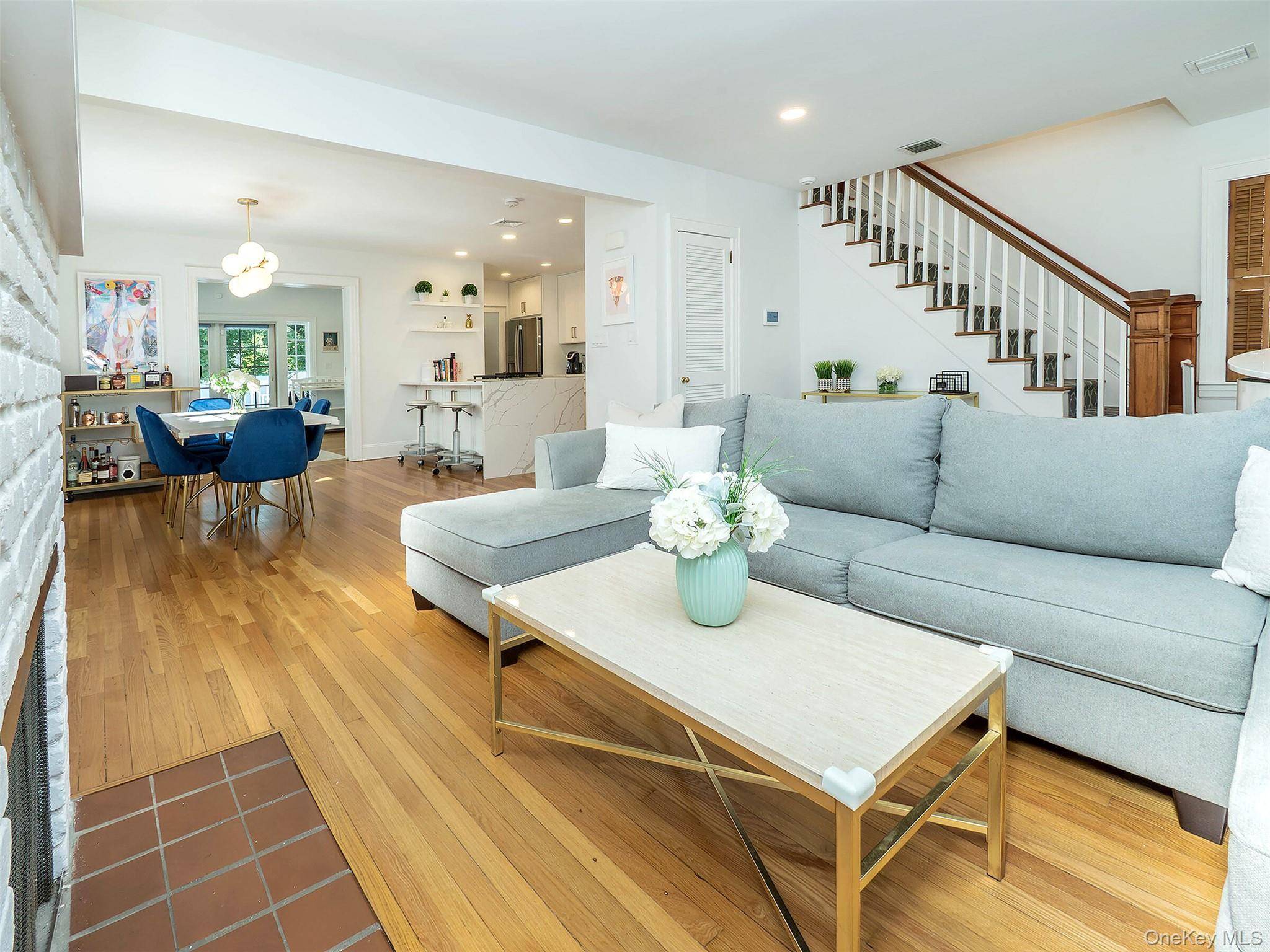 Port Washington, NY 11050,46 Hillview AVE