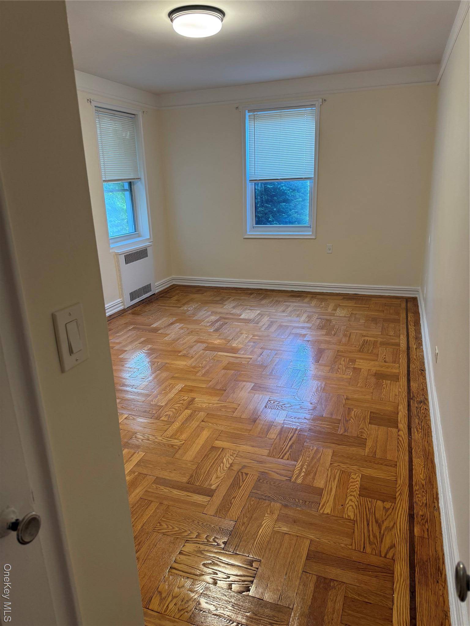 Rockville Centre, NY 11570,55 Grand Avenue AVE #1C