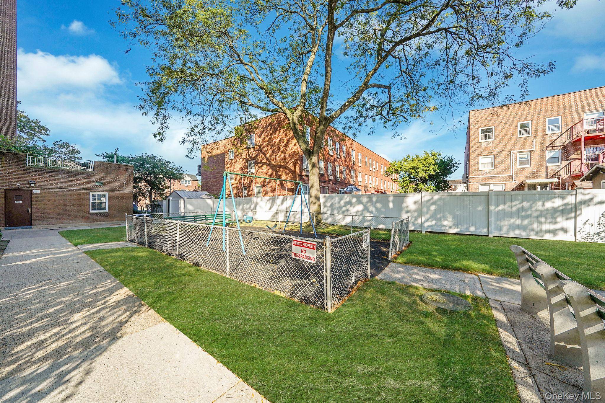 Howard Beach, NY 11414,8509 151st AVE #5A