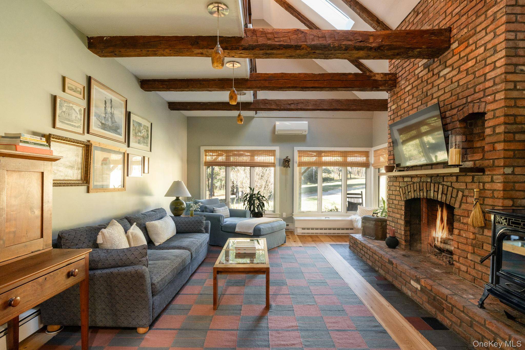 Kinderhook, NY 12106,77 Merwin Lake RD