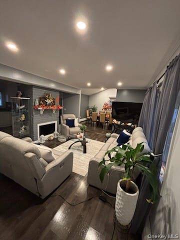 Hicksville, NY 11801,25 Arcadia LN
