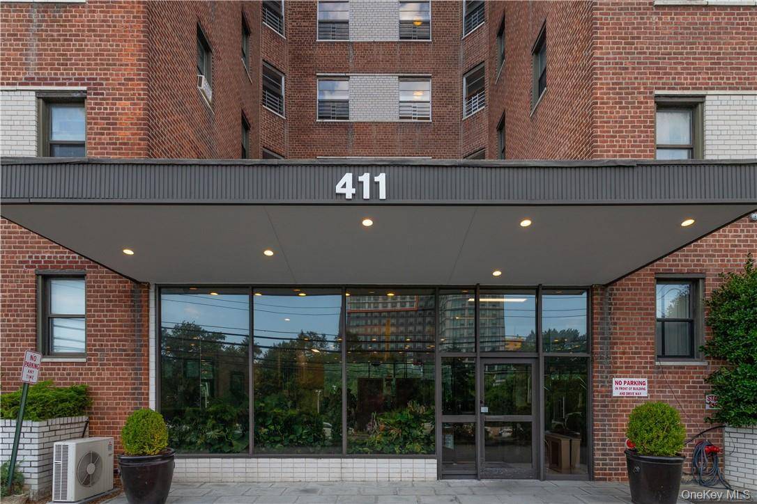 Yonkers, NY 10704,411 Bronx River RD #3L