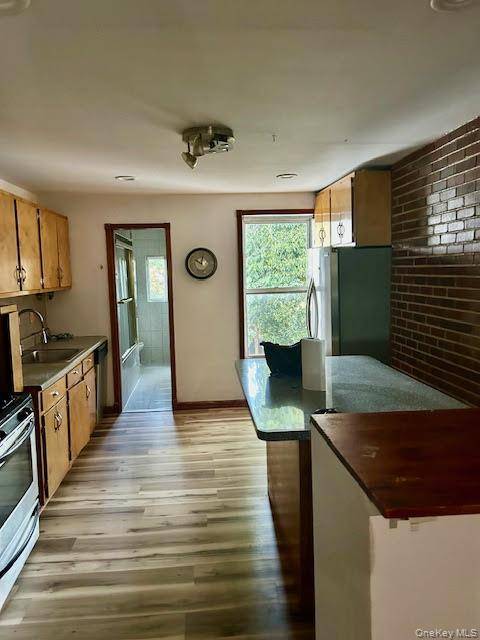 Brooklyn, NY 11217,575 Warren ST #4R