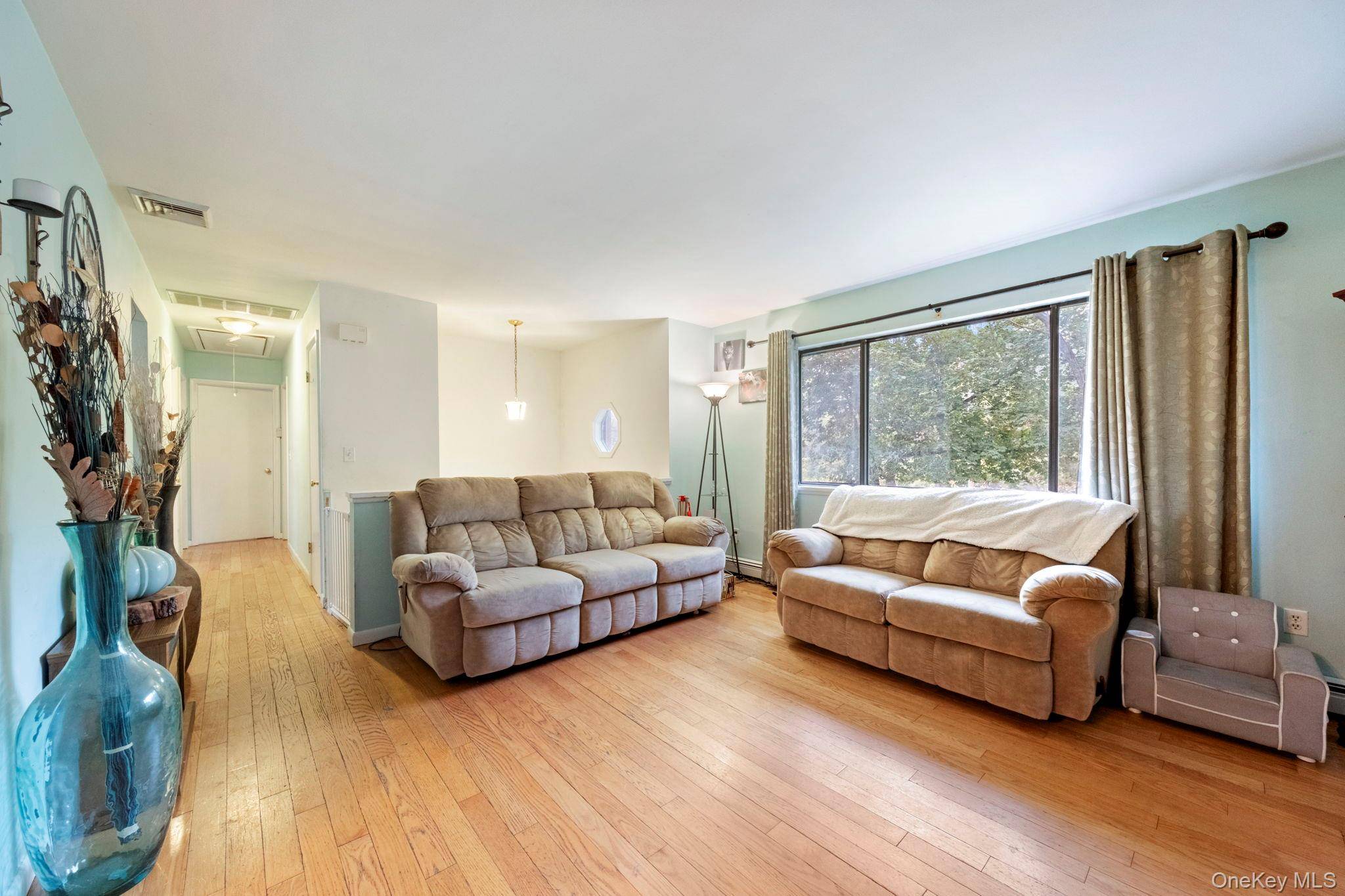 Poughkeepsie, NY 12603,4 Verven RD