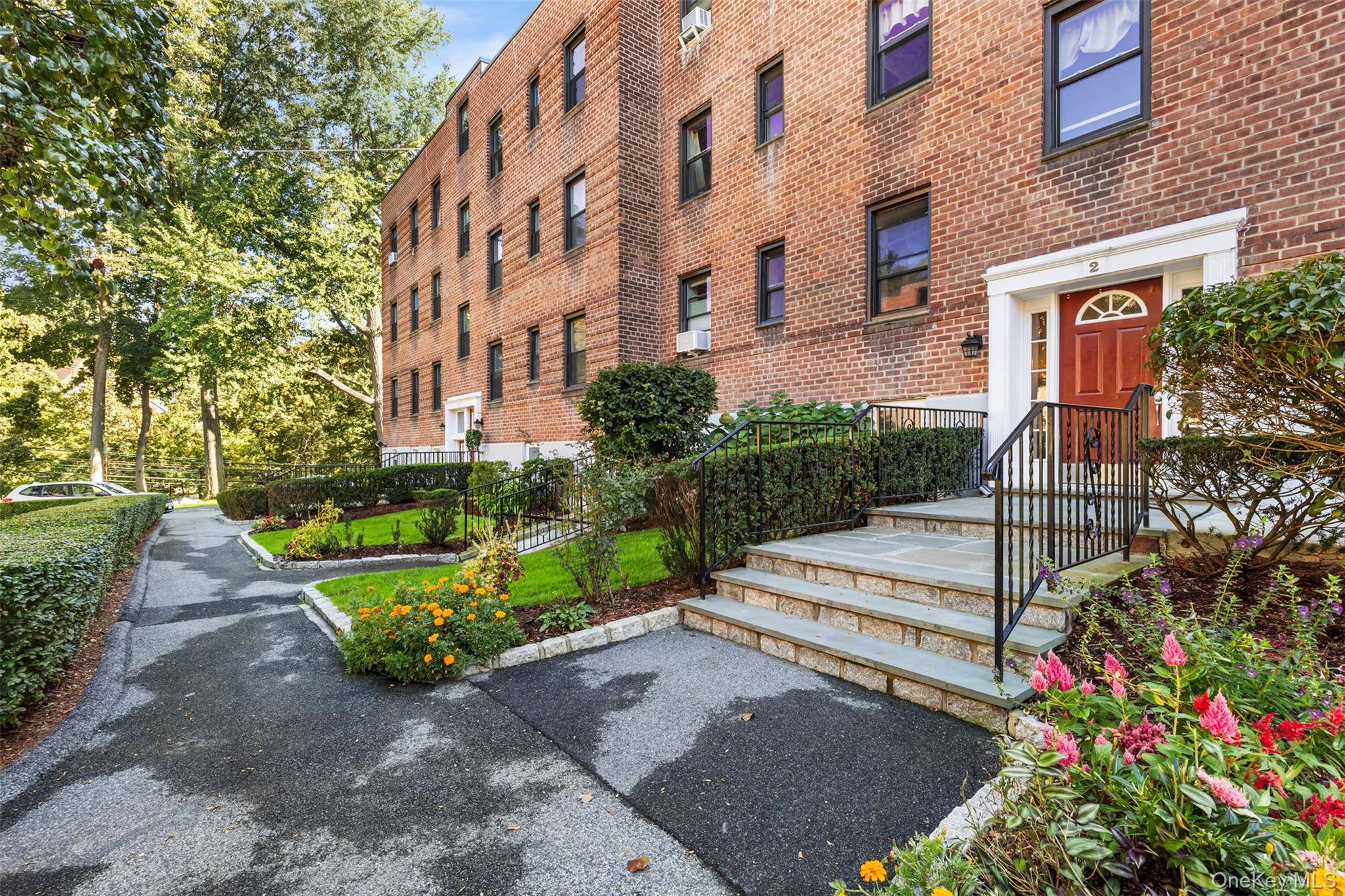 Irvington, NY 10533,14 S Broadway #2-3B