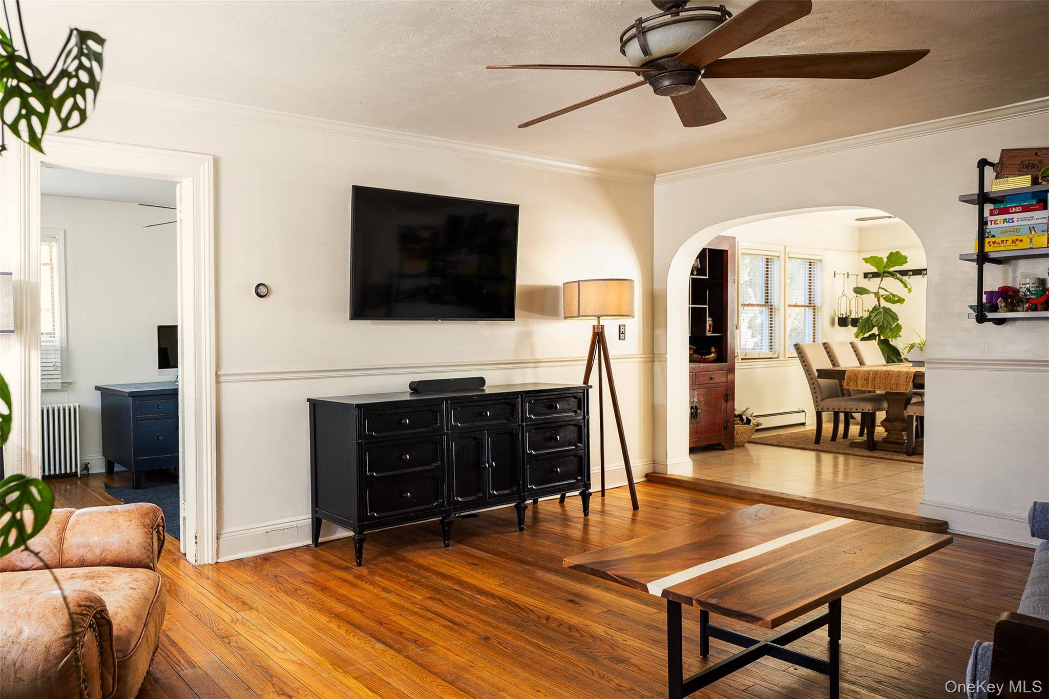 East Moriches, NY 11940,428 Montauk HWY