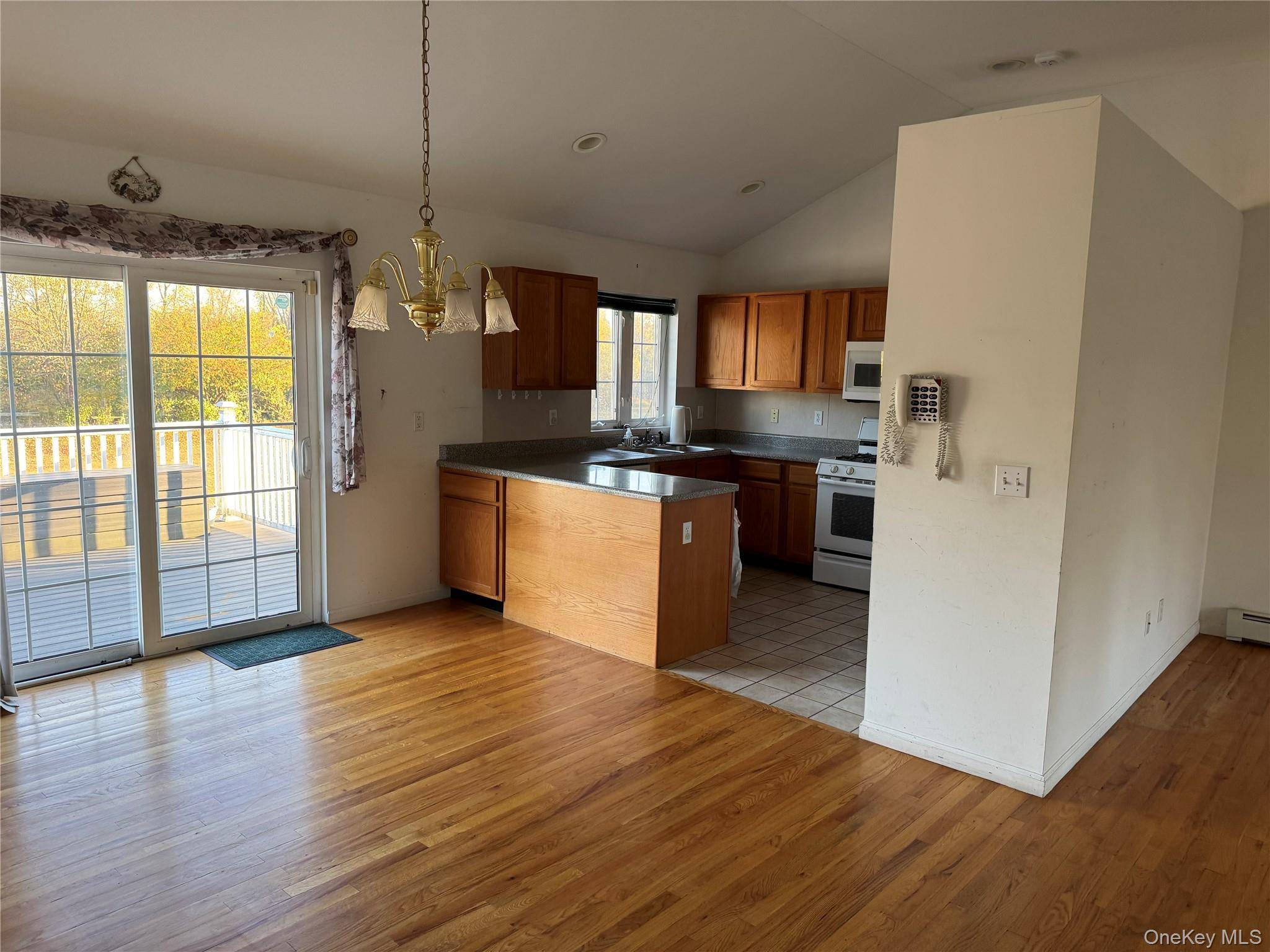 Wappingers Falls, NY 12590,211 Robinson LN