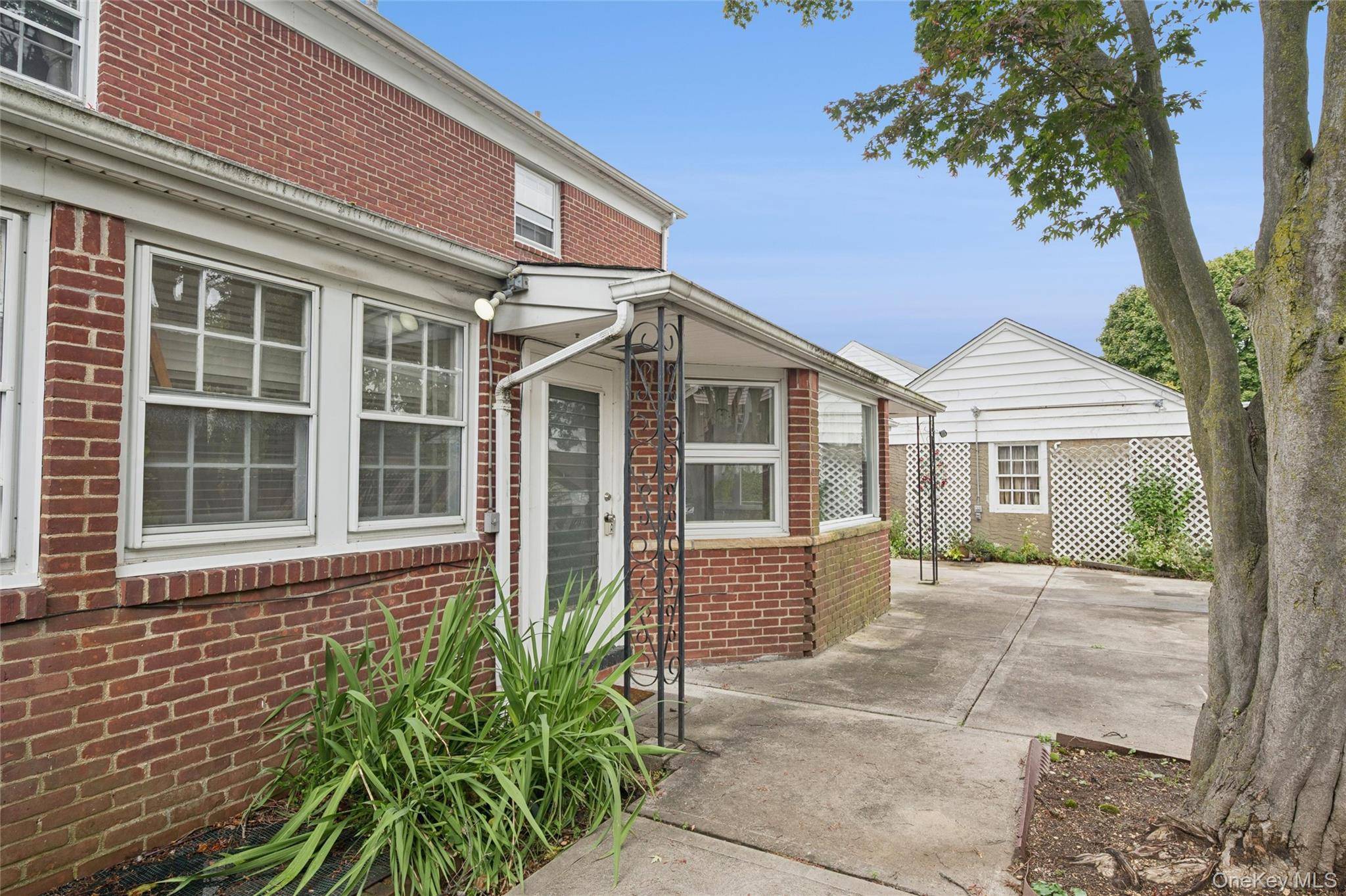 West Hempstead, NY 11552,87 Elton ST