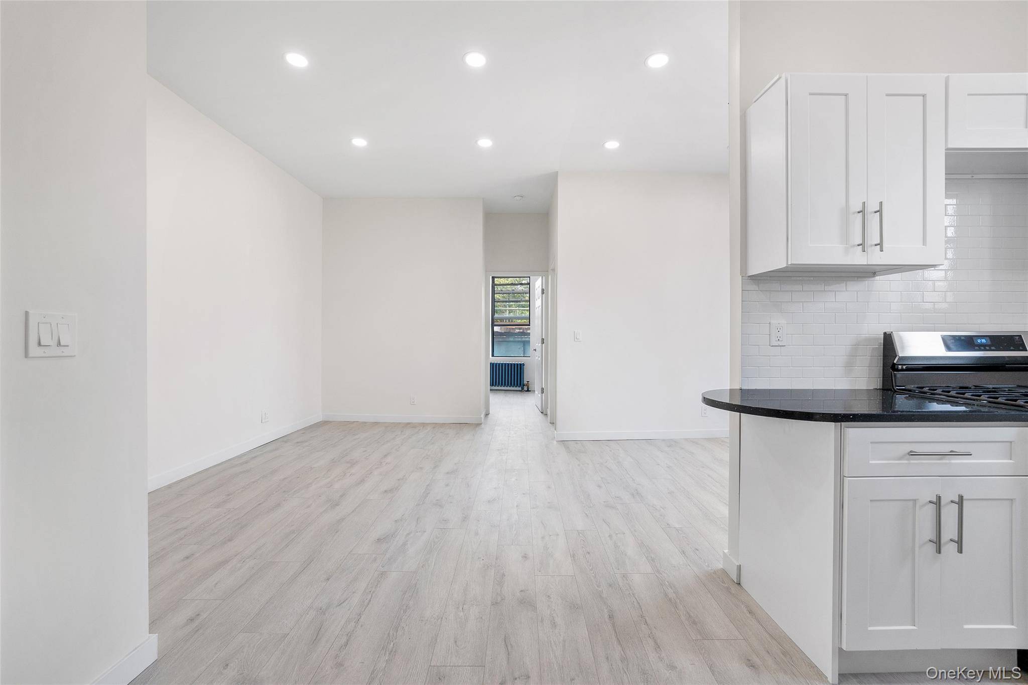 Woodhaven, NY 11421,8622 Jamaica AVE #2F