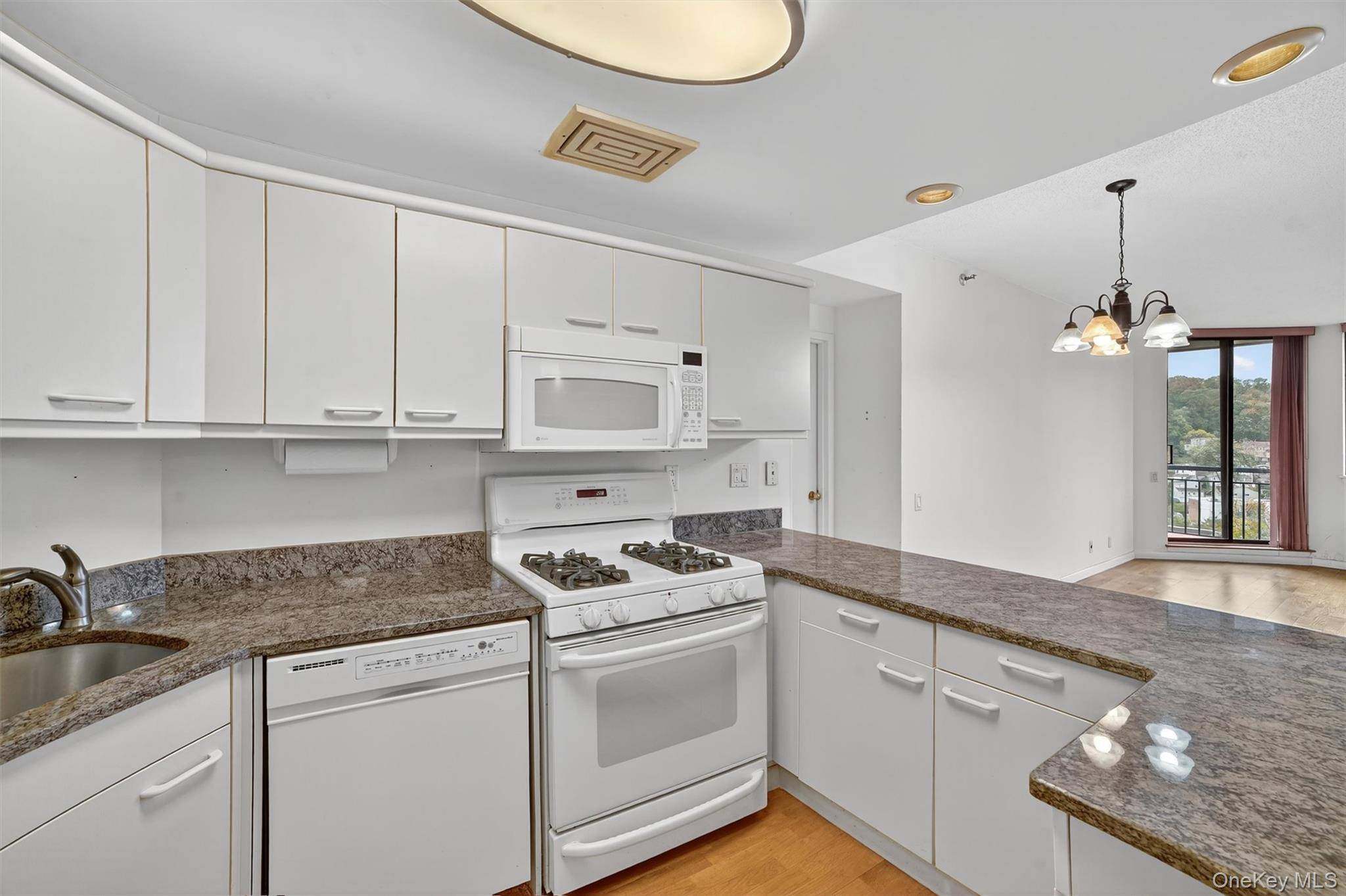 Hartsdale, NY 10530,50 E Hartsdale AVE #7K