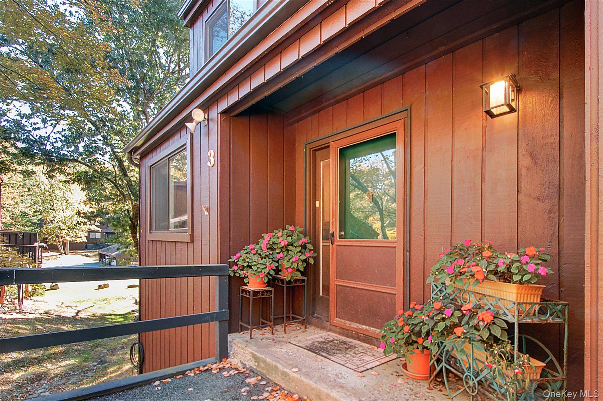 Highland Mills, NY 10930,3 Laurel CT
