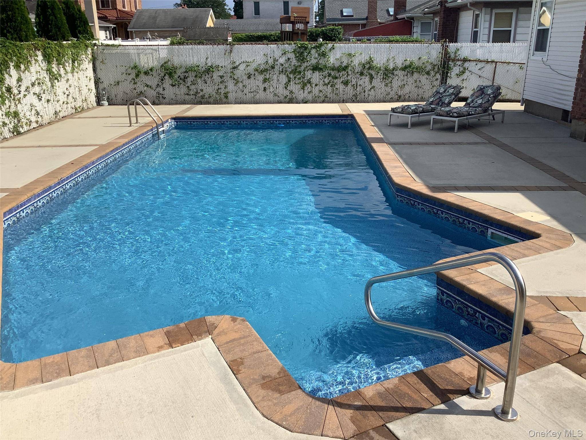 Howard Beach, NY 11414,157-31 80th ST