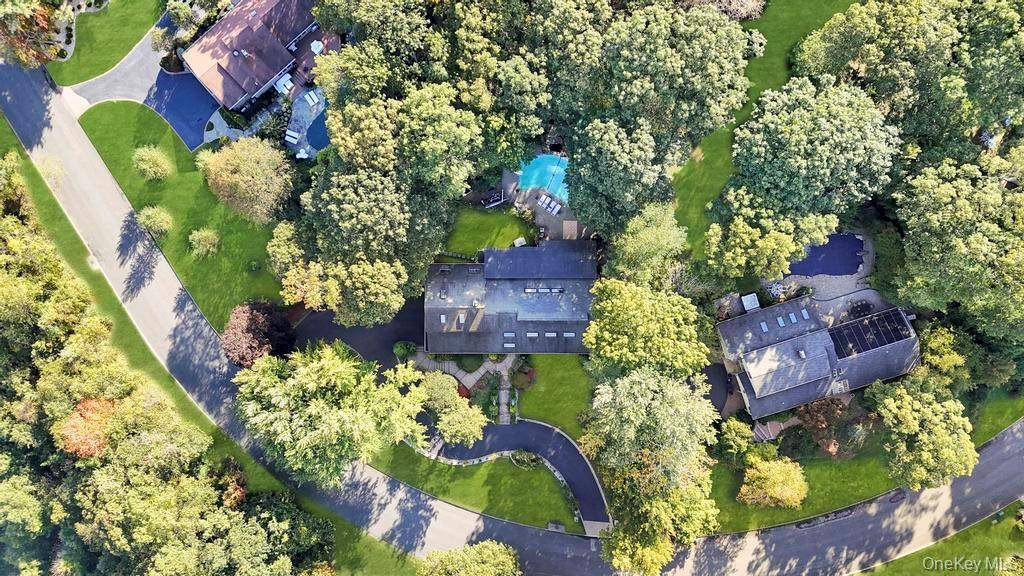 Northport, NY 11768,30 Fox Hollow Ridings RD