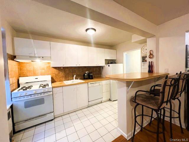 Woodside, NY 11377,39-50 52nd Streets #1B