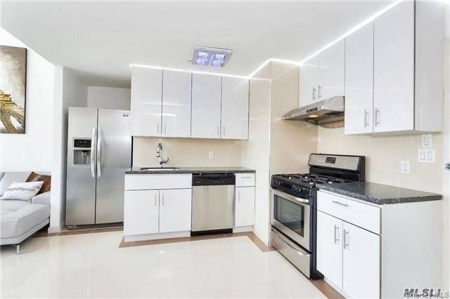 Flushing, NY 11354,37-20 Prince ST #PHD
