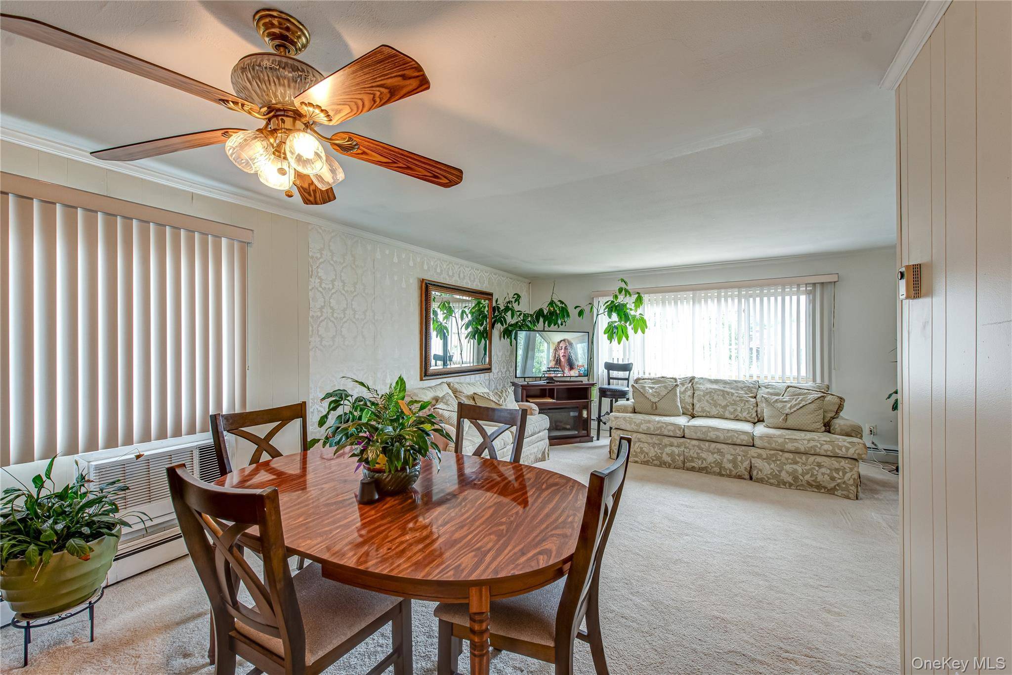 Massapequa, NY 11758,15 Major RD