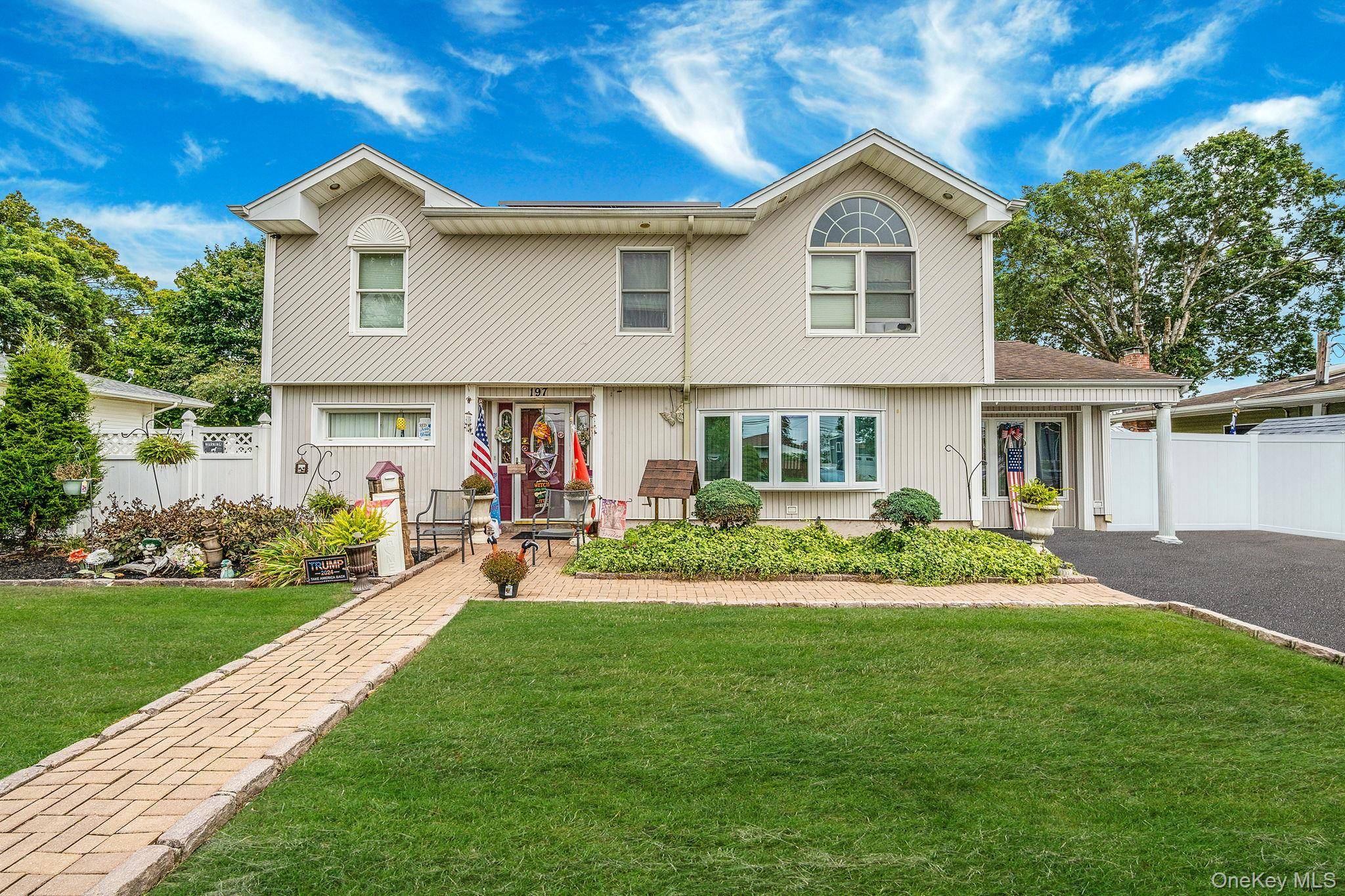 Deer Park, NY 11729,197 E 2nd ST