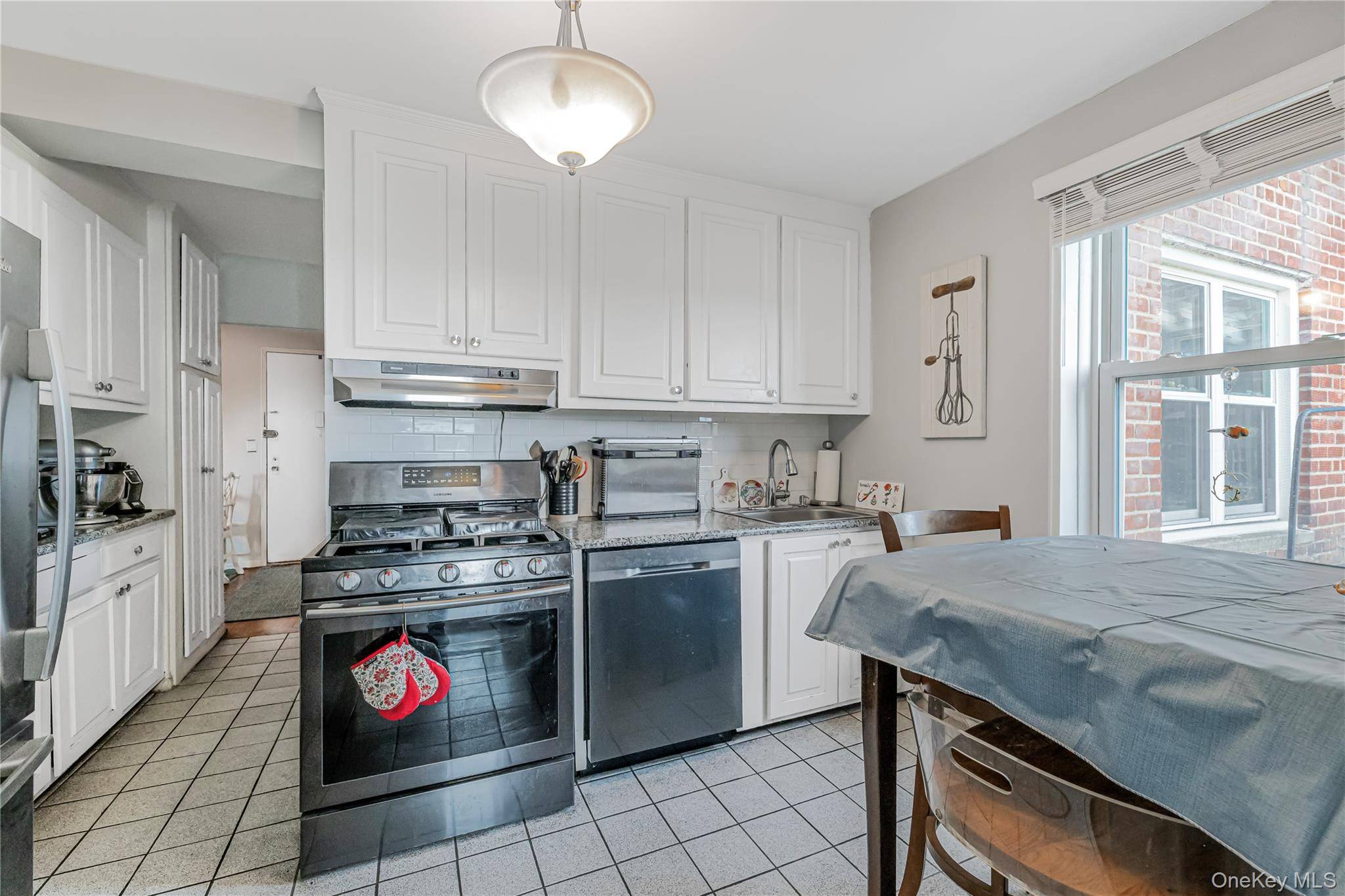 Bronxville, NY 10708,2 Bronxville RD #7C