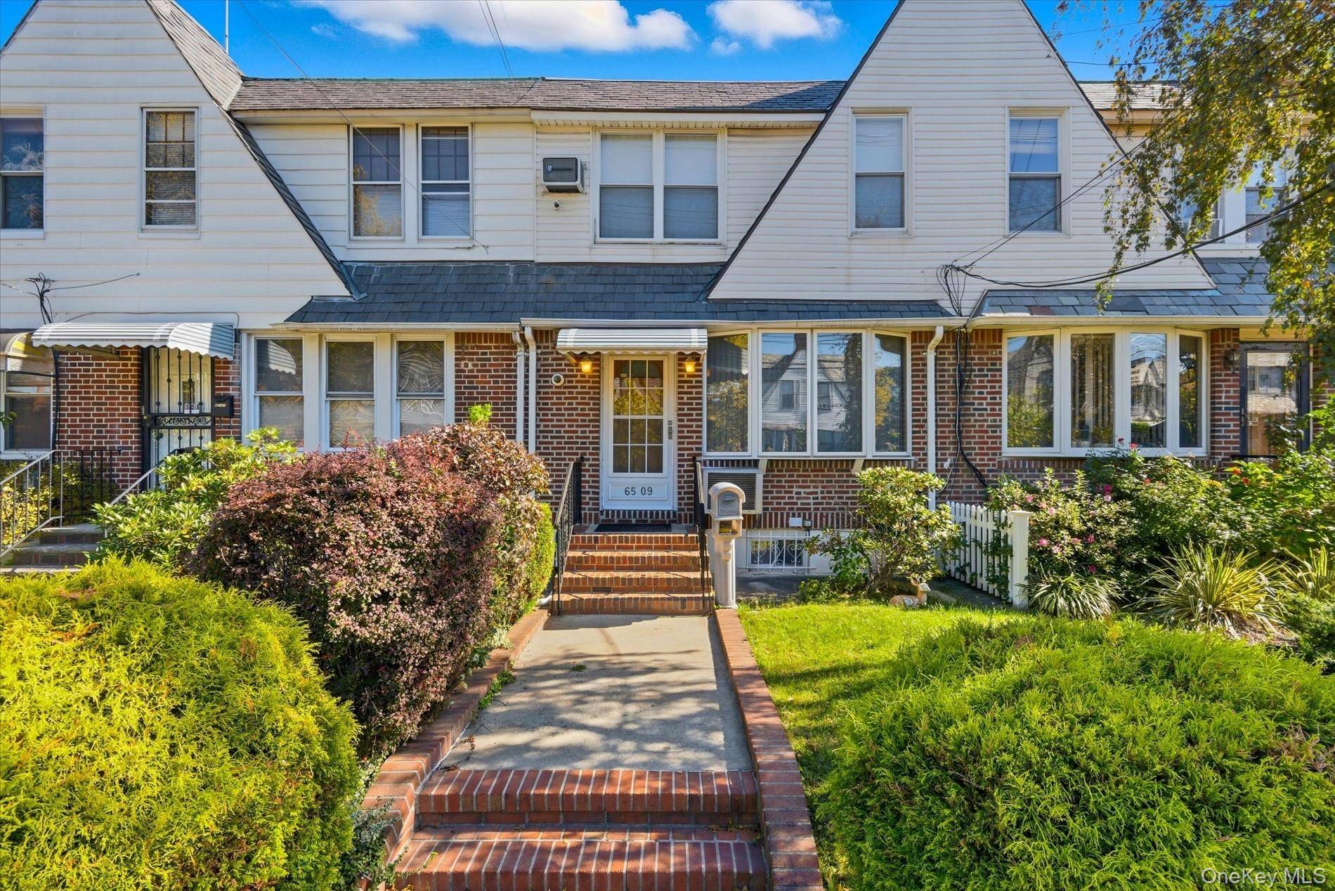 Middle Village, NY 11379,6509 77th Place PL